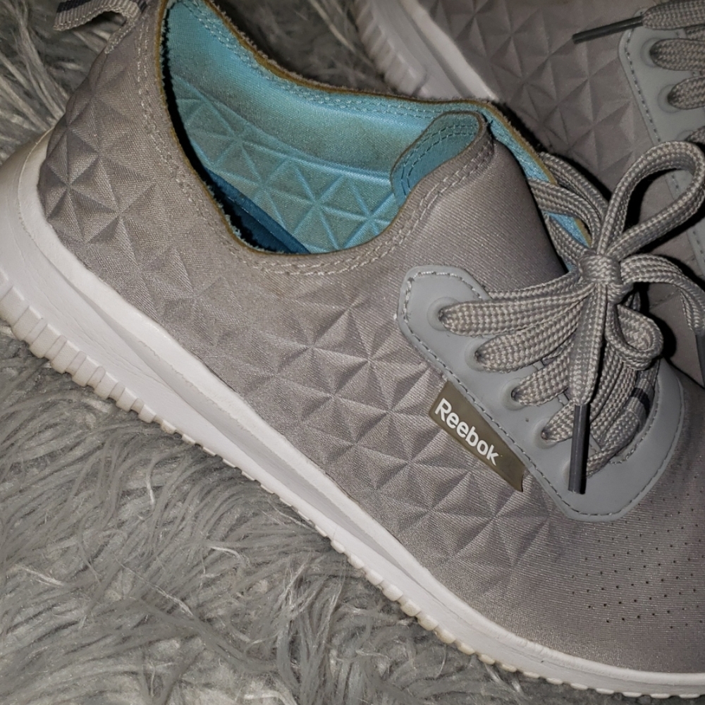 Shoes - Picture 2 of 4